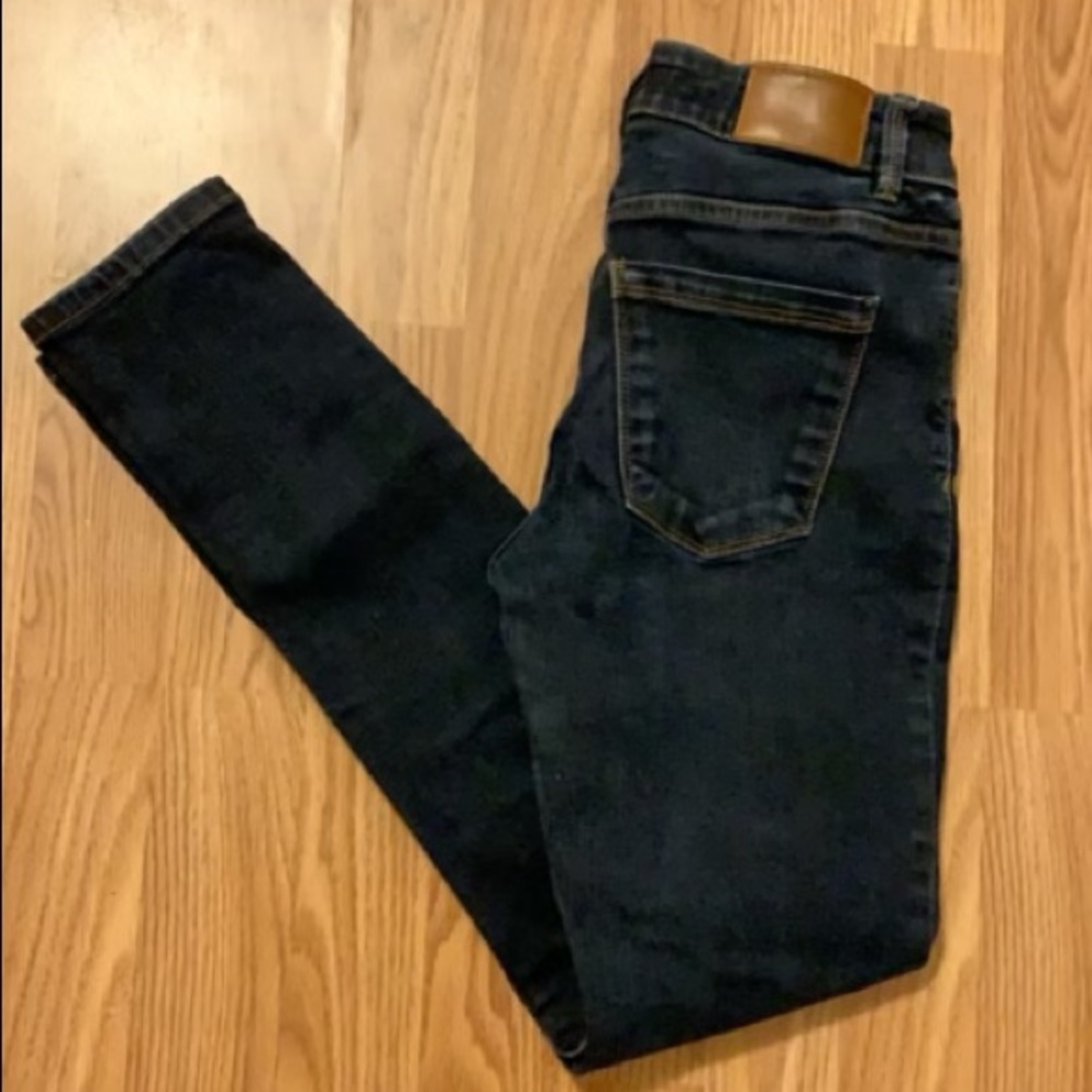 Size 4, Dip Denim skinny jeans.